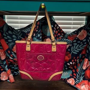 Patent leather Coach tote bag